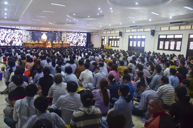 The 1st Three-Jewel Refuge Ceremony in 2021